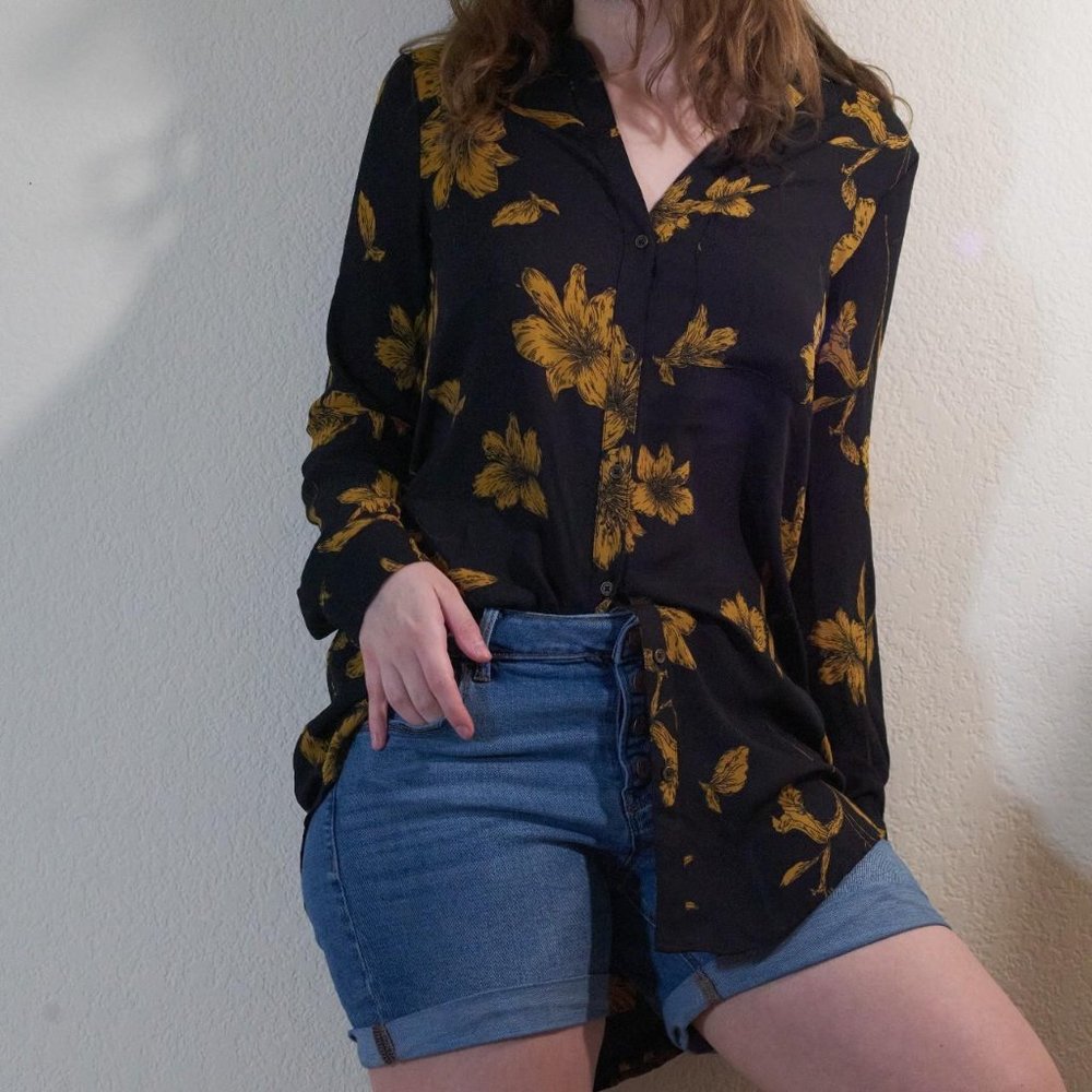 Oversized Accent Longsleeved Button Up